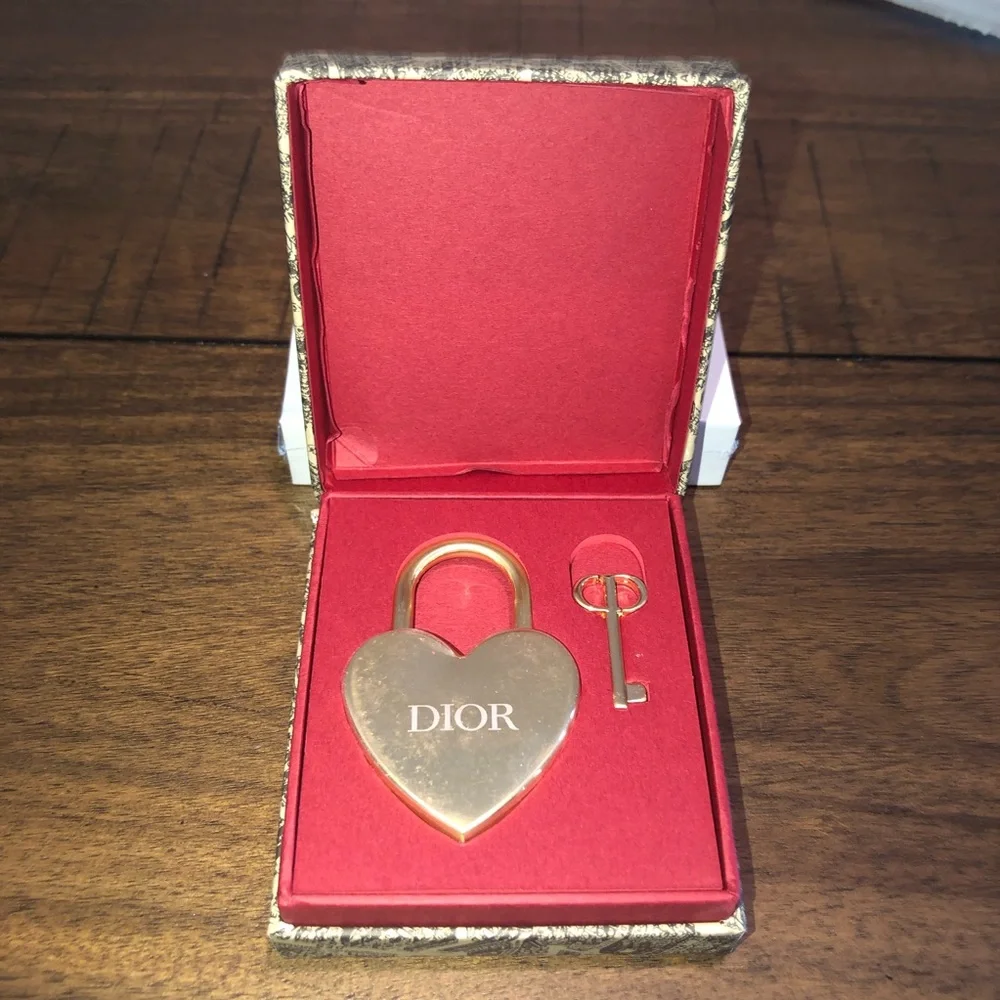 Dior Heart Padlock & Key W/Box 2023 Valentine Limited Novelty - Picture 1 of 7